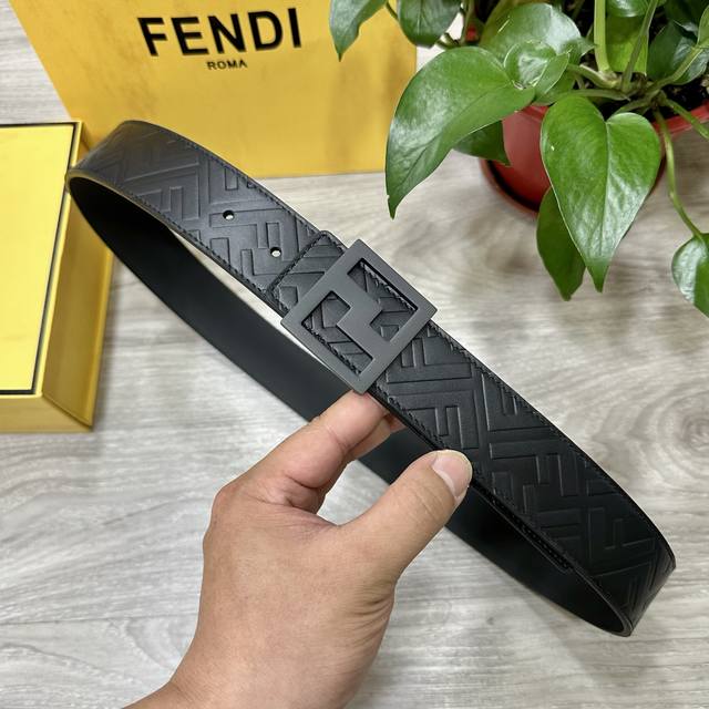 Fendi Fendi counter same style wide 40mm logo shape wide belt. Original pin buck