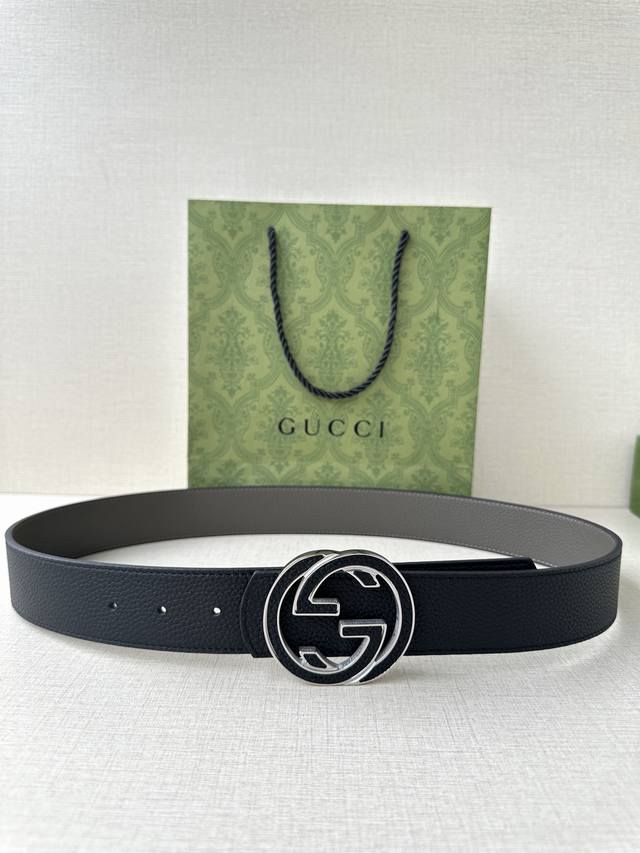 Gucci Width 4.0Cm The Spring Collection reinterprets the brand's classic element