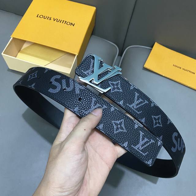 Donkey classic. L0Uis Vuitt0N This season's new men's original belt width 40mm