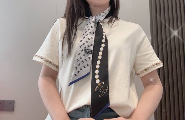 Two colors of small pearls in stock, same as the counter! Chanel headband ribbo