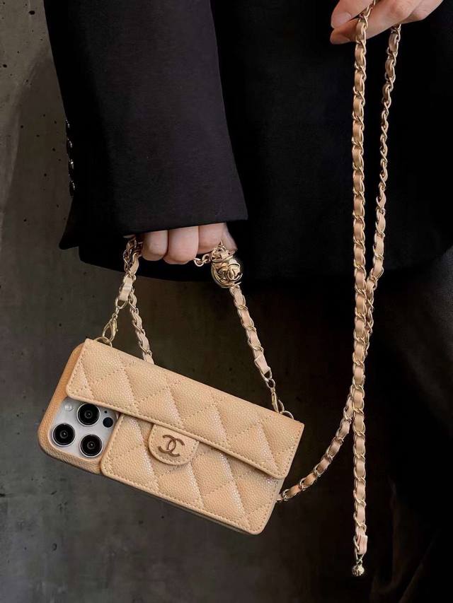 Chanel Chanel's popular mobile phone case in the fashion circle True Fragrance s