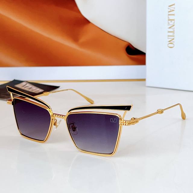 Valentin* Model: Va5038 Size: 57 ports 17-145 DDD