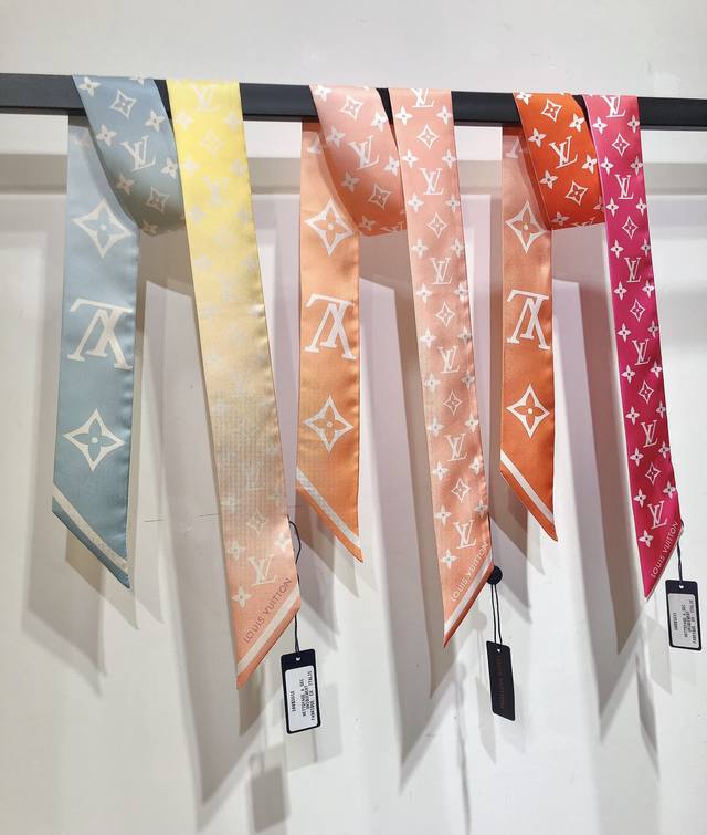 Plv2415Lv Aurora Nano headband! The delicate mulberry silk reveals a subtle lust