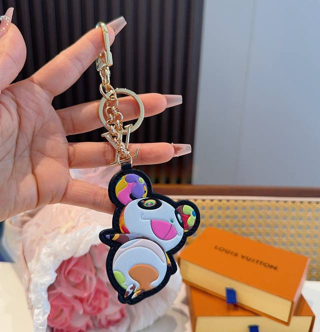 Donkey's new Louis Vuitton x Takashi Murakami joint model cartoon letter design