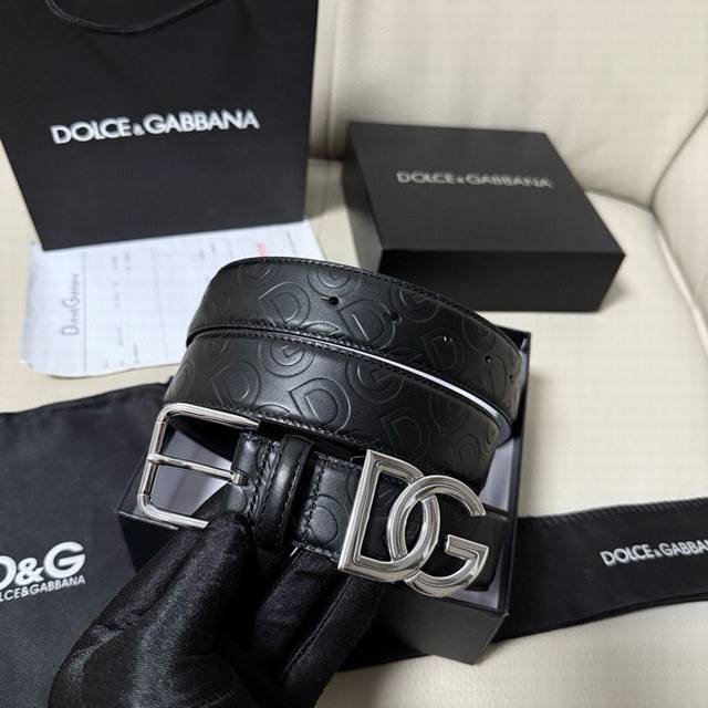 Dg, width 3.5cm Dolce & Gabbana's new embossed calfskin simple and versatile bel