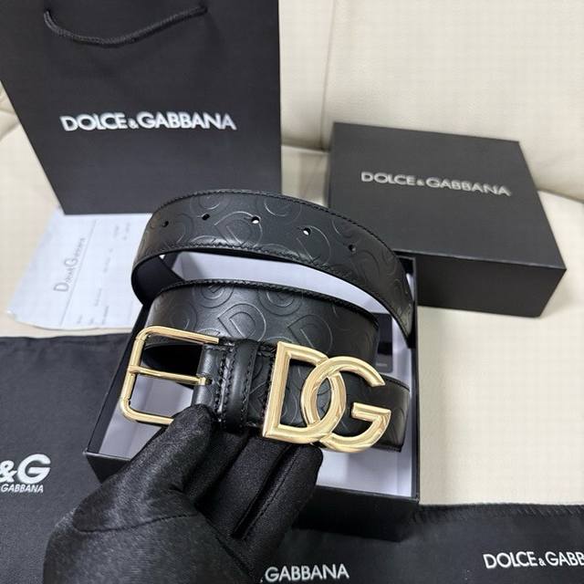 Dg, width 3.5cm Dolce & Gabbana's new embossed calfskin simple and versatile bel