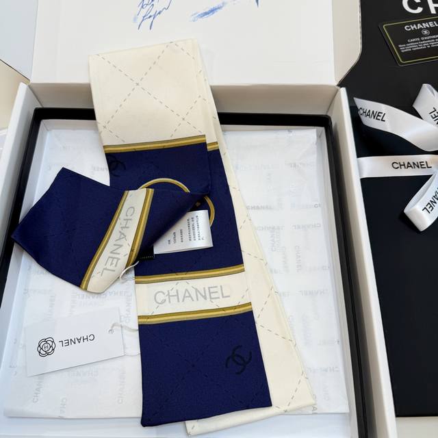 Chanel silk scarf ribbon Chanel hairband ribbon style! Can be used as a small s