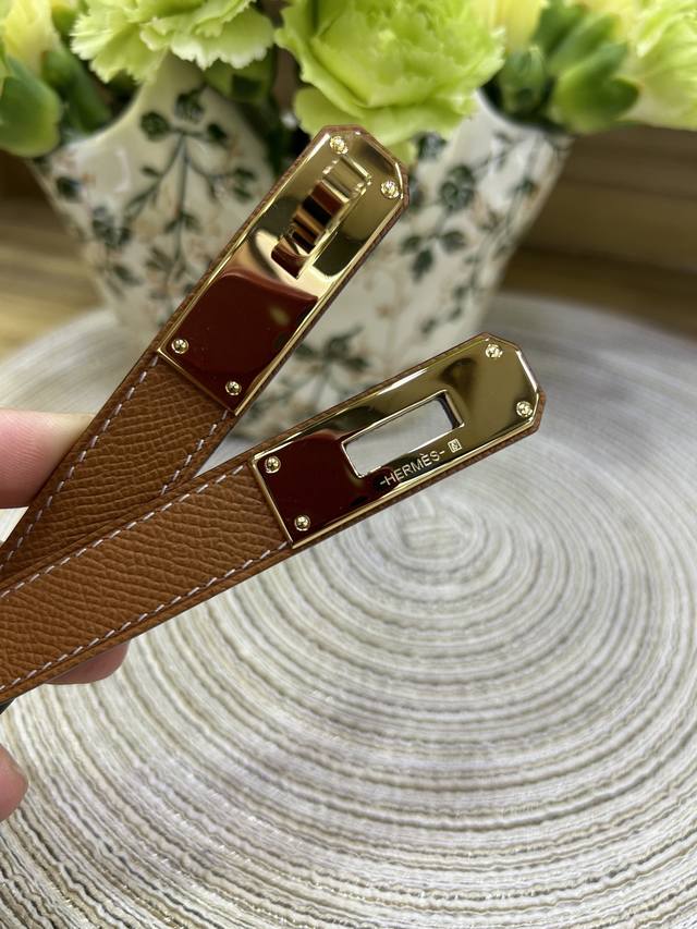 High-quality version of H's popular Kelly belt 2.0 Cmepsom calfskin belt, with