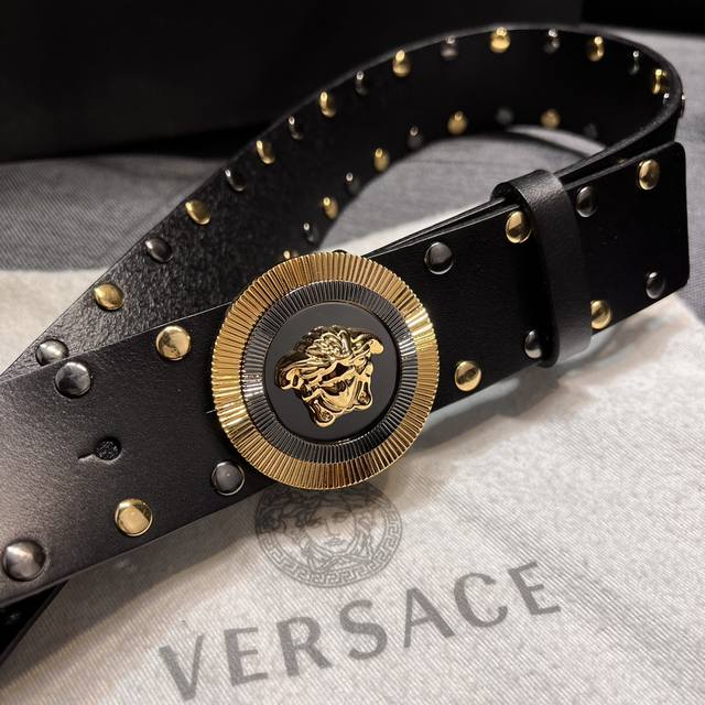 Versace width 4.0Cm New leather belt, decorated with the classic Versace Medusa