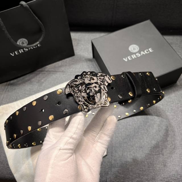 Versace width 4.0Cm New leather belt, decorated with the classic Versace Medusa