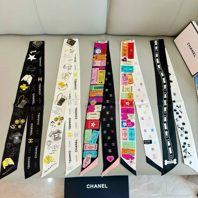 Chanel Twilly scarf is here A real cutie, Material: 100% twill silk Size 120 6C