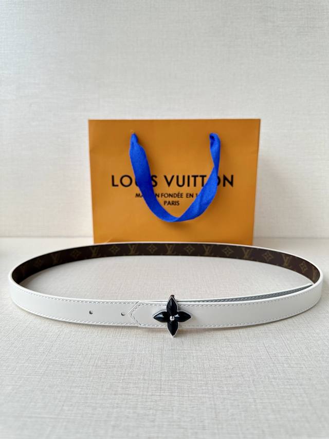 2.0 Wide Lv Mini Flowergram double-sided belt is made of Monogram canvas and sti