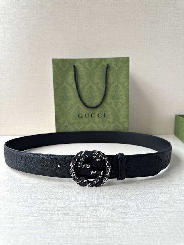 Width 4.0Cm The iconic elements of Gucci's collection are renewed in the early a