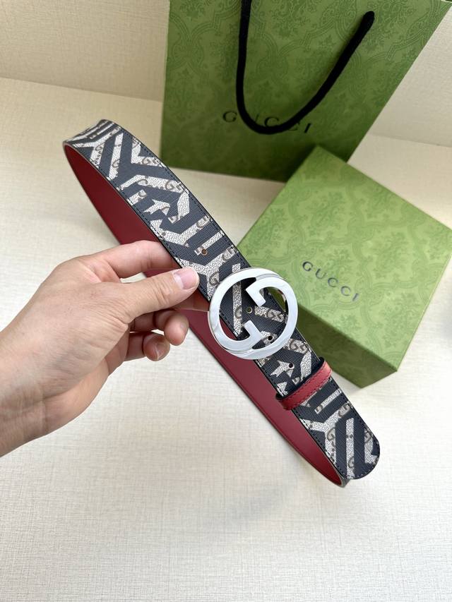 Width 3.8Cm Gucci The Double G on this wide belt is a nod to the Gucci Favourit