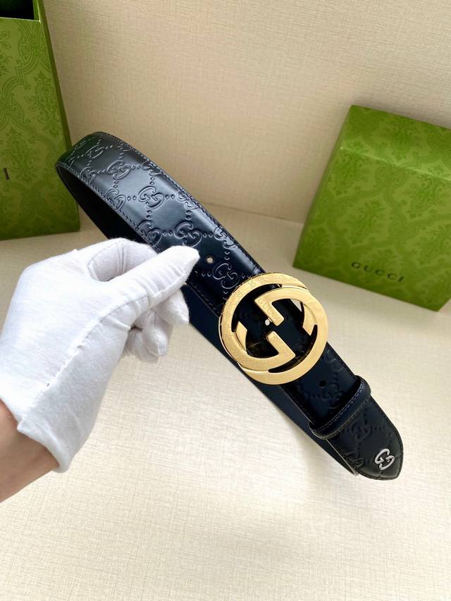 Width 4.0Cm Gucci interlocking double G buckle belt, made of Gucci Signature blu