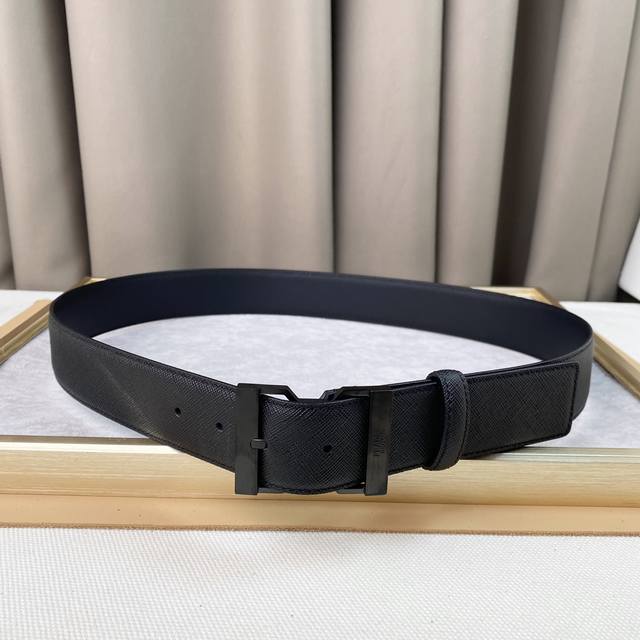 Prada, tall and stylish! Versatile and generous, width 3.8Cm Official website s