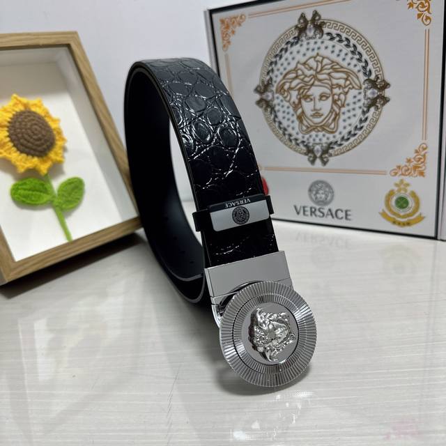 Product name: Versace. Versace Material: Original cowhide belt 100% first-layer