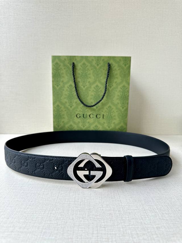 Width 4.0Cm The iconic elements of Gucci's collection are renewed in the early a
