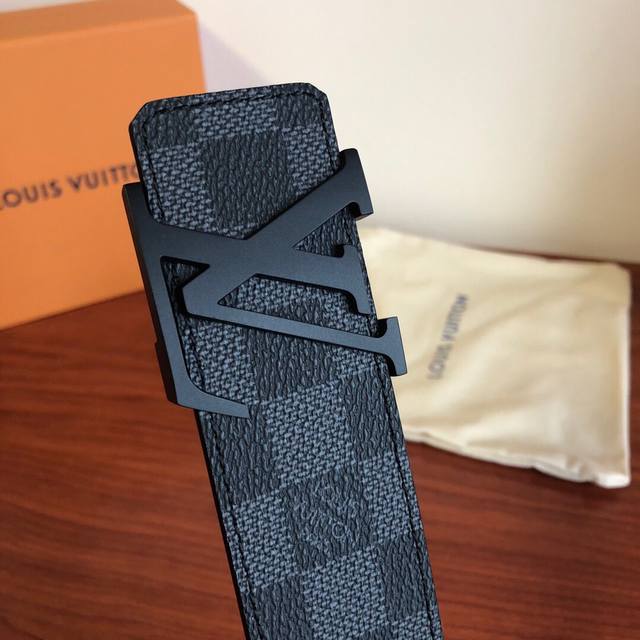 Brand: Lv. Louis Vuitton Material: Original cowhide imported from Italy, origin