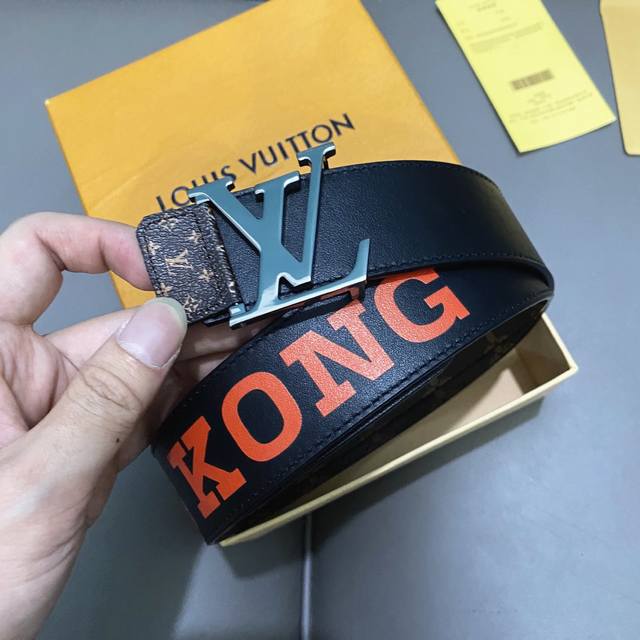 L0Uis Vuitt0N Classic men's original belt. Width 40mm. Imported calfskin as the