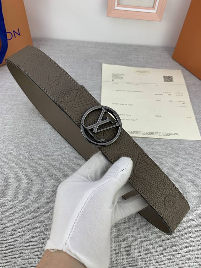 4.0 Wide Lv Shadow Belt has the classic style of Monogram Shadow leather and the