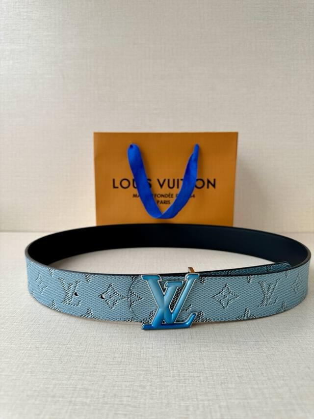 4.0 wide Lv Dimension Monogram H
