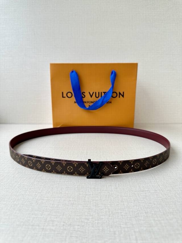 2.0 Wide Mini Lv Double-sided Belt with luxurious leather and iconic Monogram ca