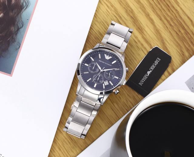 原单阿玛尼 型号：Ar2448 表壳：316L精钢 表镜：强化矿物质玻璃 表带：316L精钢 表扣：双按扣 尺寸：43Mm*11Mm 时尚大三眼打造时尚魅力科技