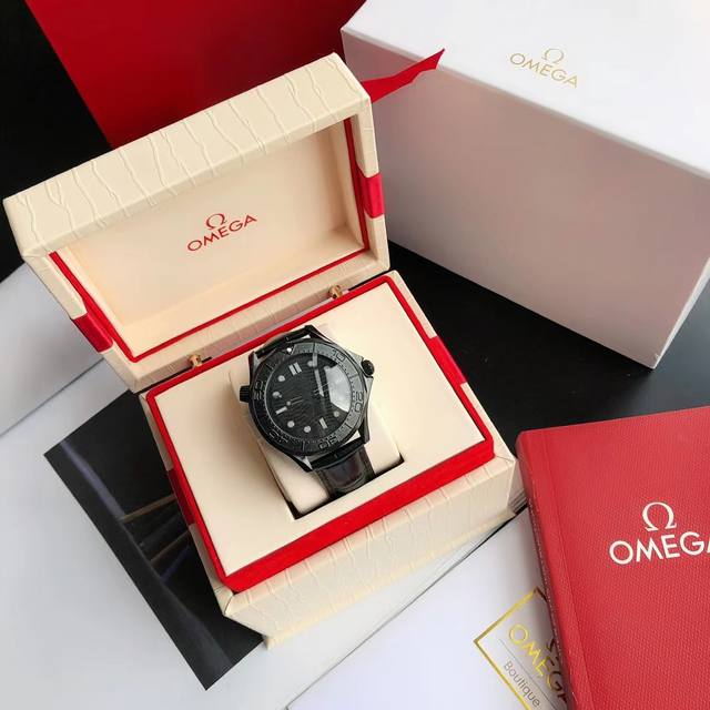 全新 黑武士』西铁城机芯爆款 下单即送布带 强势爆款，钢性男儿 Gd出品， 年度官方同步爆款，全新海马系列300米黑武士潜水腕表到货回馈来袭！始终秉承实用价值，