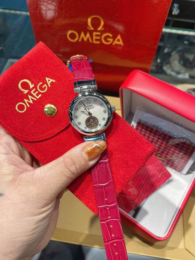 独家殴米加鸟巢Ladymatic系列小飞轮自动机械女士款 顶级高端货做工超级细腻天然贝母面独有的光泽感很高级哦赠送手表收纳袋超级贴心呐～直径35Mm背透机芯