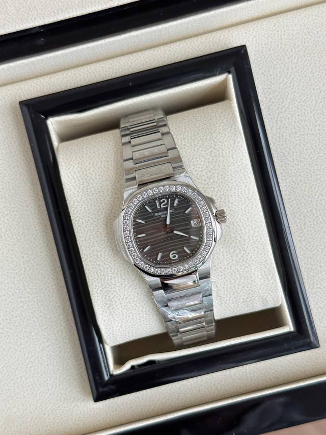 最美鹦鹉螺.超薄石英女士腕表！绝对女神福利！花钱也买不到系列！顶级品质原版无差。尺寸36Mm直径，。天花板鹦鹉螺7010系列！表壳整圈共镶嵌46粒。搭载进口石英