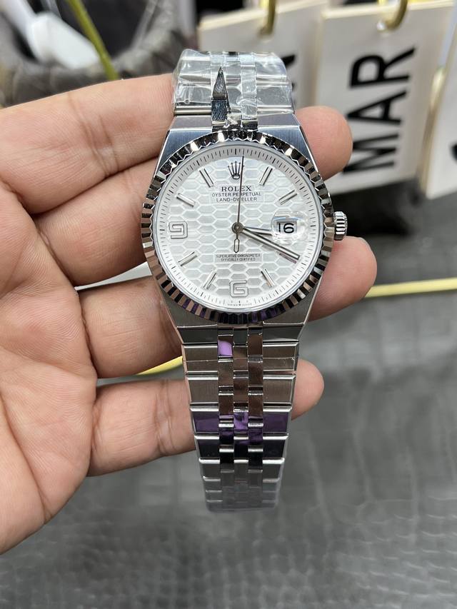 Tw劳力士陆使型系列40Mm*9.7Mm搭载日本西铁城9015改7135全自动机械