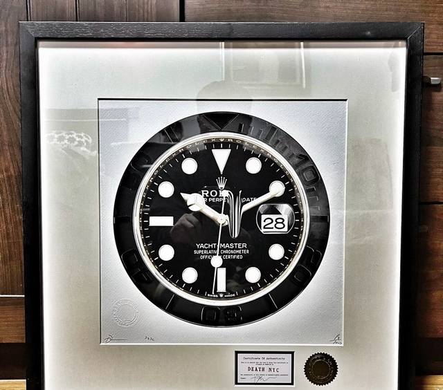 作品名称： 劳力士黑色 画芯尺寸32X32Cm 带框尺寸52X52Cm 全球限量100版 Ap版｜附带防伪证书 Coa 及金箔贴纸、收藏证书 印有Death N