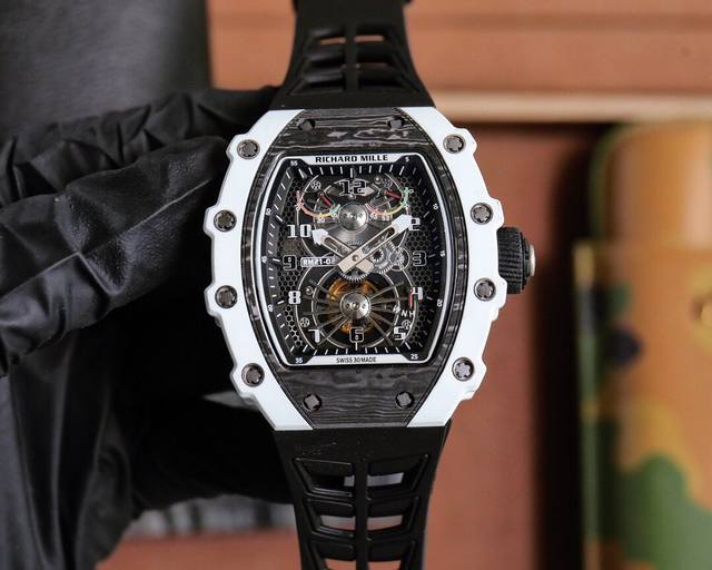 V2升级版理查德米勒 Richard Mille Rm 2系列 全新升级6字位飞轮 搭载全自动进口机械机芯 尺寸40X50X16Mm 碳纤维材质打造的表圈和表柱