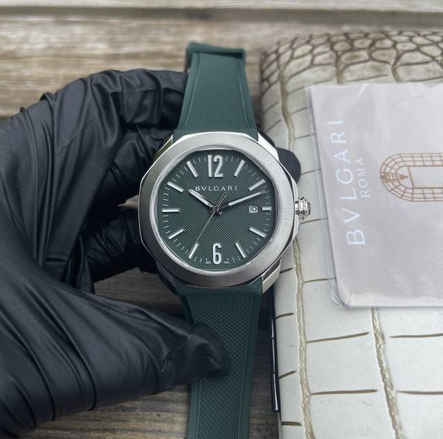 Bvlgari宝格丽 Octo系列 全新日本西铁城8215 非圆非方 而是将两种几何造型完美糅合，打造出最具辨识度的八角形设计 高贵霸气 316L精钢表壳 橡胶