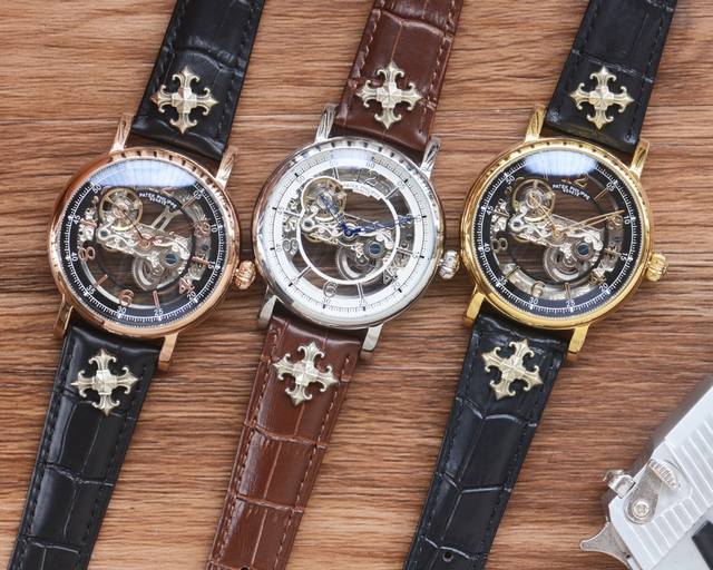 男人挚爱 镂空腕表 最新 ：百达翡丽最佳设计独家首发 类型 ：精品男士腕表 表带 ：克罗心真牛皮表带 机芯 ：全自动机械机芯 镜面 ：矿物质强化玻璃 更高清 品