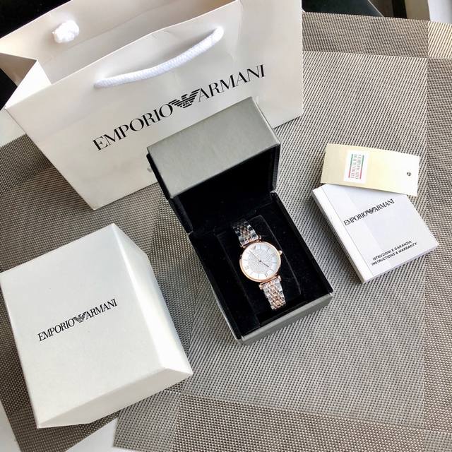 原单正品 特殊渠道货 ！Armani 阿玛尼女表。小仙女必备！型号Ar1926、表盘32Mm 完美尺寸！作为最受欢迎的款式之一，就一定会有各种层出不穷的版本。请