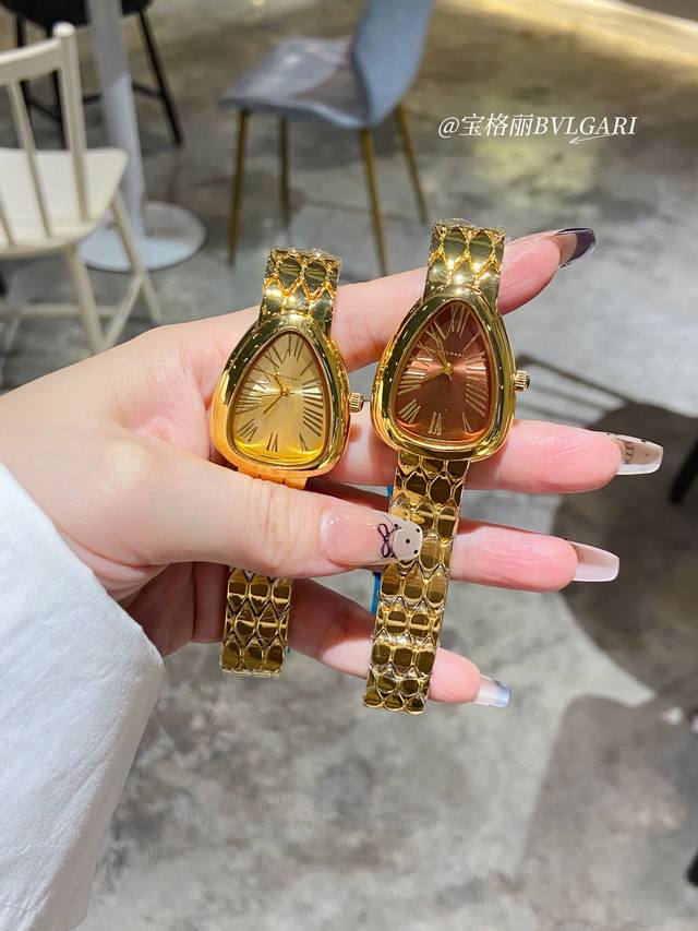 Bvlgari宝格丽2025年新作棱形艺术Serpentin Spig系列腕表103250 蛇形状独特艺术风格设计，内部采用记忆弹簧材质，珠宝材质锆石钻石镶钻工
