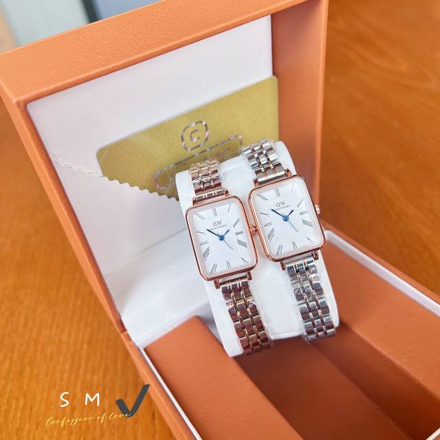 钢 Dw 种草小红书爆款～～ 新款推荐Dw新款 ，表盘20Mm×26Mm～～石英手表！表盘厚度6Mm纤薄！携手国际名模Kendall Jenner推出#Dwcl