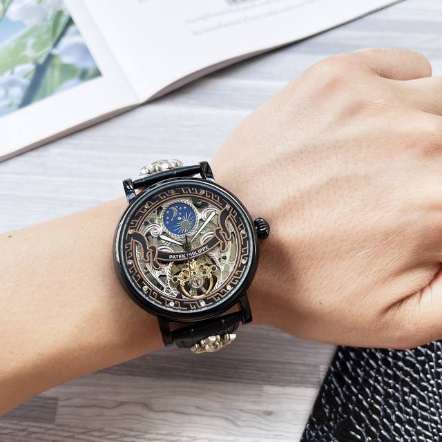 复杂时计 奢华大气 经典新品 震撼上市 最新 ：百达翡丽 镂空设计 类型 ：精品男士腕表 表带 ：真牛皮表带 机芯 ：高端全自动机械机芯 镜面 ：矿物质强化玻璃