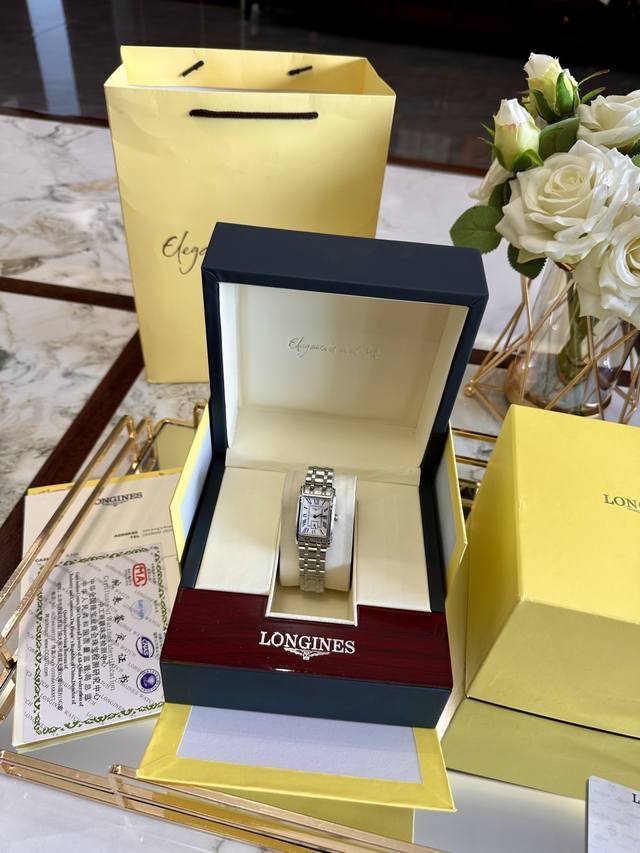 图片同款包装 原单1:1 浪琴戴绰维纳钢带到货，手表可以增加人的时尚魅力与气质，彰显品质的生活 进口石英机芯，牛皮表带搭配全钢日机 蓝宝石玻璃镜面，原单品质，不