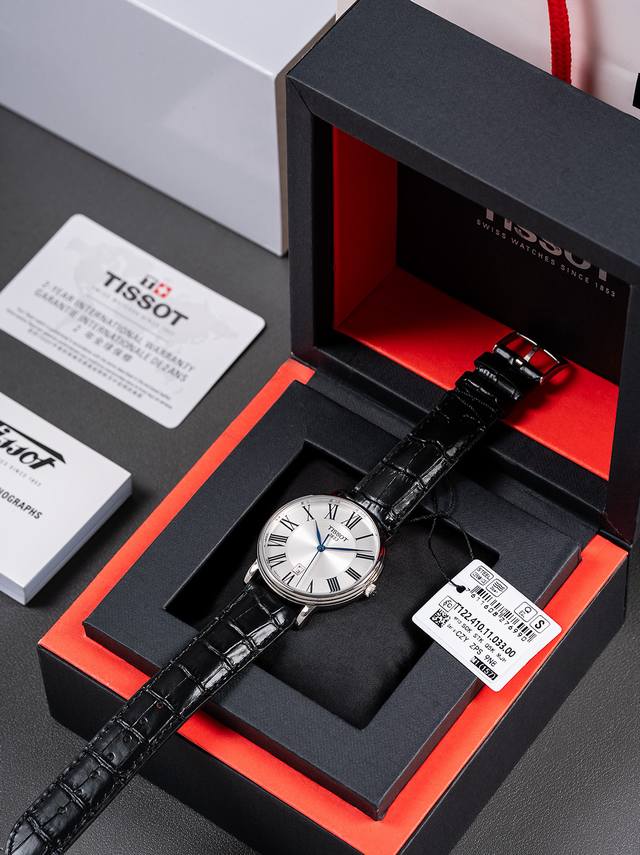 钢带+20 原单非市场便宜货 天梭T122最新款石英超薄情侣对表，从腕间一隅到城市一角，将魅力四射的都市活力倾注于卡森臻我系列腕表中，以经典时尚的表款设计匹配当