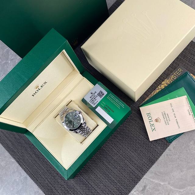 Rolex 日志型41Mm 爆款到货 C厂！顶级牛货！市场唯一一家购买原装正品手表，在全拆解分析后一比一极限制造出来的精品！ 薄荷绿 1.真正904L精钢制造的