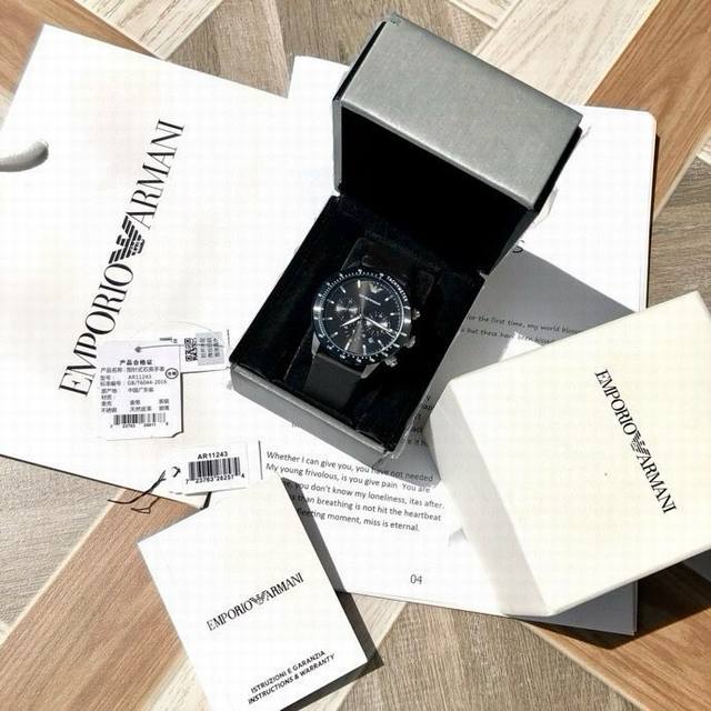原厂阿玛尼 Armani 石英男表，专柜新款！本年度最火的男神款！Ar11243.时尚立体质感，多功能计时石英码表，进口石英机芯，时尚潮流范十足！30米生活防水