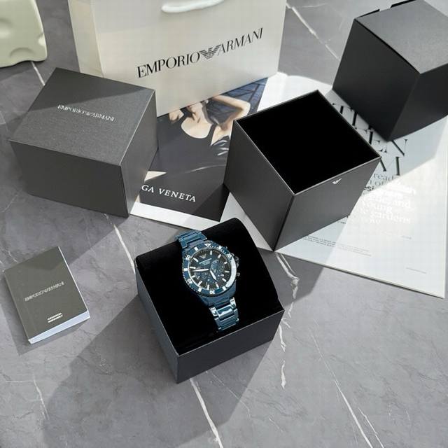 现货 Emporio Armani 阿玛尼本年度最火的一款，型号Ar70009精品陶瓷表带、表壳表盘直径43Mm 316精钢表带，深邃神秘表盘，秒表盘，矿物质玻
