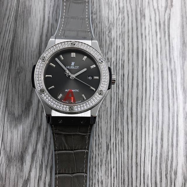 Sj出品 Hbb复刻 宇舶 恒宝 Hublot 经典融合系列 565.Nx. .Lr 机芯：进口9015机械机芯 42小时摆幅振频28800 升级自动陀原装刻度