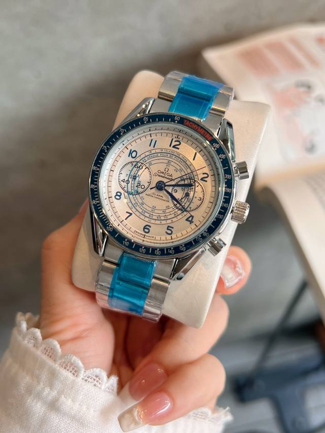 欧米茄海马系列 最新款式 类型：精品男士腕表，机芯：进口真六针跑秒石英机芯实心钢带蝴蝶扣子，镜面：矿物质强化玻璃浮雕精华 浩瀚大气 匠心独运 腕间瑰宝尺寸：直径