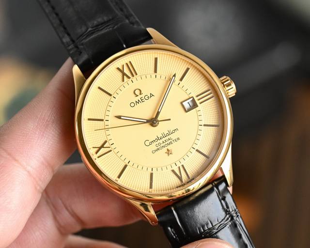 白 -金1040最新款主推 ，Omega -欧米茄-碟飞系列市场竞争主力款 一直被模仿 从未被超越 见证时间！把握未来，你可以有 采用316L钢表壳，全新原装进