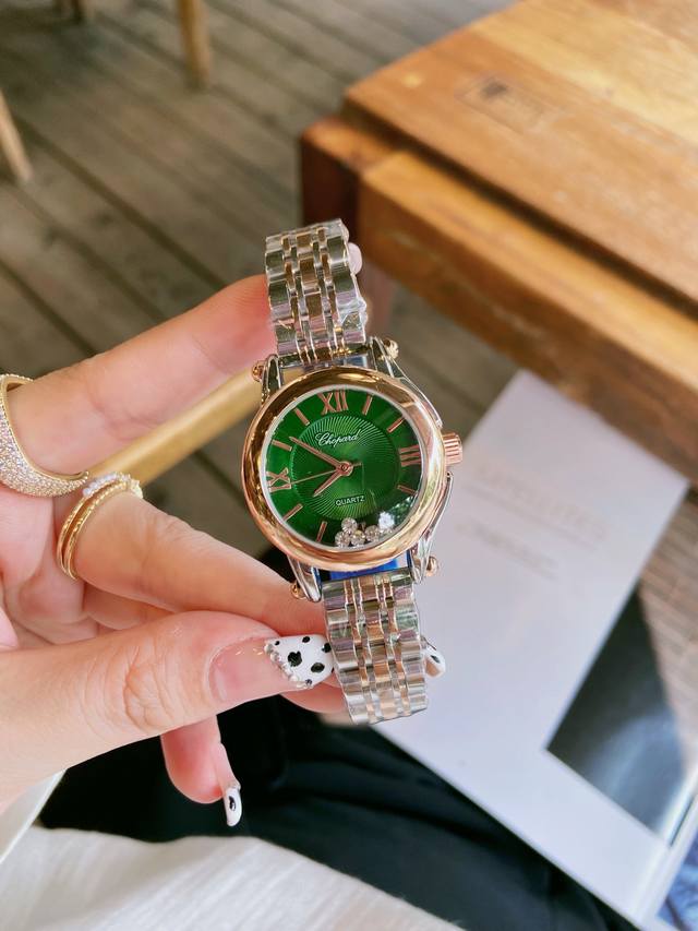 肖邦快乐钻手表重磅牛货快乐钻 Happy Diamonds 作为萧邦最热门最畅销的系列一直以细腻的手法诠释萧邦标志性灵动钻石的概念。此系列作品柔美而时尚，让每一