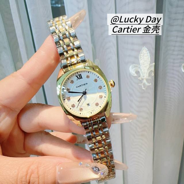 玫瑰金 钻面 罗马面 卡地亚-Cartier 女款腕表年轻而华丽，以年轻休闲设计为主打，三针石英腕表带日历，头层小牛漆皮表带. 尽显奢华腕表。尺寸: 32Mm